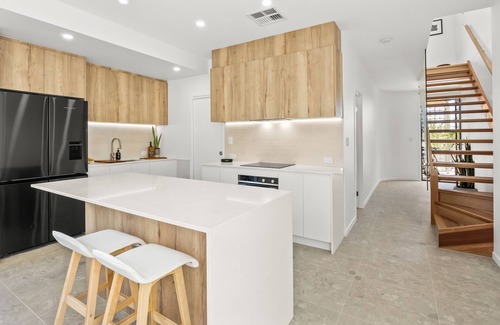 Marcoola House | Pet Friendly Beachfront Villa with Heated Pool & E-Bikes