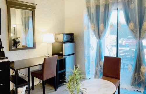 Scottsdale Condo | Inviting Scottsdale Private Room with Pool & Hot Tub