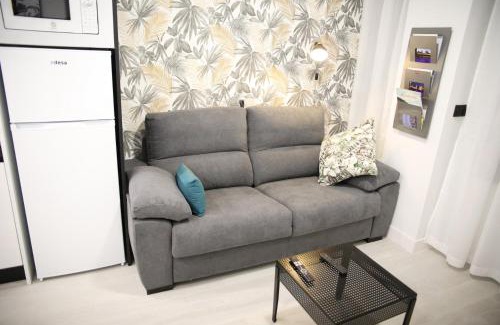 Alamedilla Apartment | Discover E&R-1 Plaza España: Family-Friendly Spa Retreat