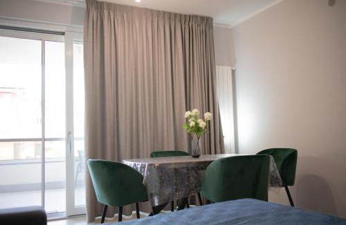Naples Apartment | Top-Rated E-Twelve Apartment: Family-Friendly Comfort