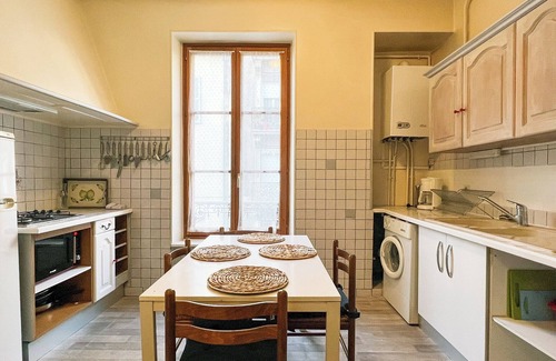 Quartier Chorier-Berriat Apartment | EA Marx Residence - Family-Friendly Stay with Free Wifi