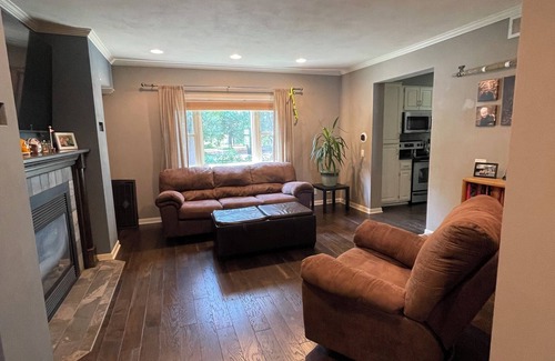Oshkosh House | Discover EAA: Pet-Friendly Retreat Near Beautiful Lake