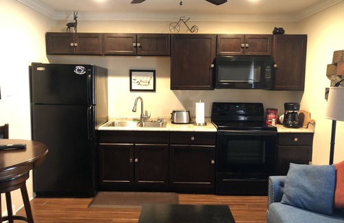 Greater East End Apartment | Convenient EADO (Apt-A) - 2 Miles from Downtown