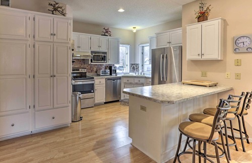 Eagan House | Family-Friendly Eagan Home with Porch near Mall of America