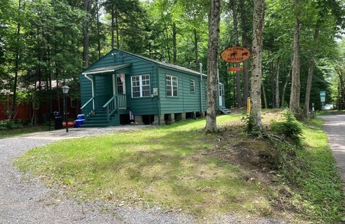 Eagle Bay Cottage | Cozy Eagle Bay Cottage with Scenic Lake Access