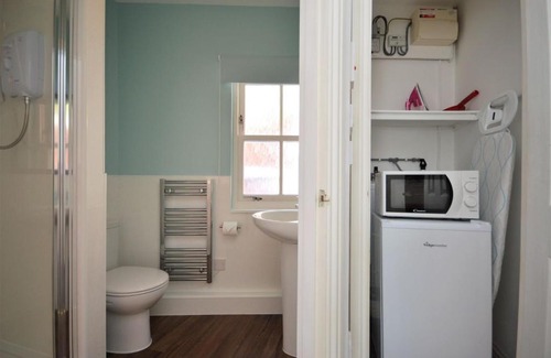 Tobermory House | Comfortable Eagle Ensuite Room for Family Getaways
