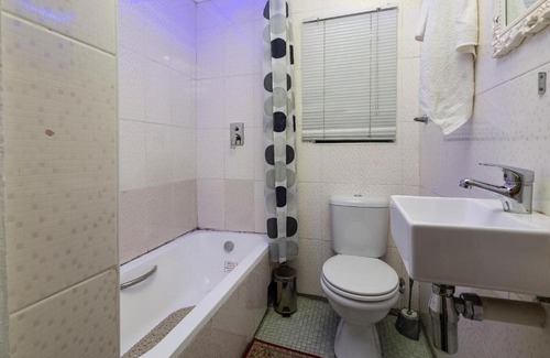 South Durban Apartment | Pet-Friendly Retreat at Eagle Forest Inn with Pool Access