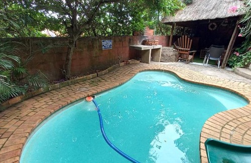 South Durban Apartment | Pet-Friendly Retreat at Eagle Forest Inn with Pool Access