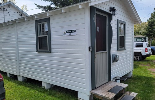 Eagle Harbor Cottage | Harbor Pines: Cozy Cabin with Lake Views Near Houghton