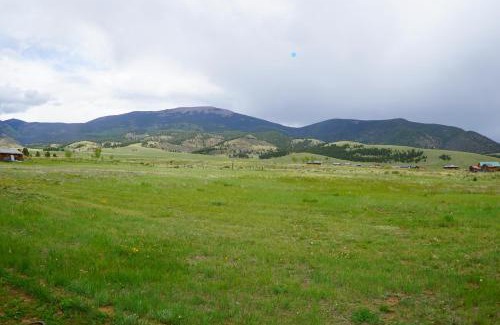 Eagle Nest Hotel | Family-Friendly Eagle Nest Fly Shack & Lodge - 8.5/10 Rated