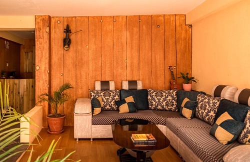Changunarayan Hotel | Inviting Eagle Nest Hotel: Family-Friendly with Breakfast