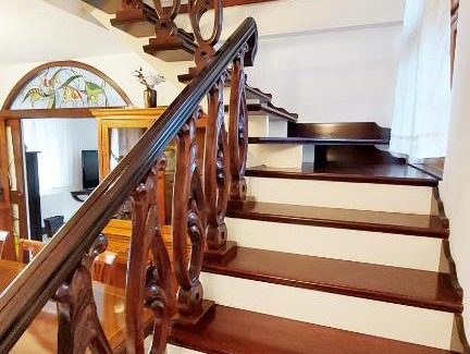 Szentendrei Apartment | Exceptional Eagle Penthouse: Family-Friendly Retreat