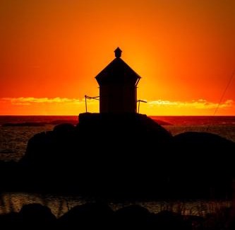 Vestvagøy Ski Chalet | Oceanfront Bliss at Eagle Point Lofoten - 4-Star Retreat