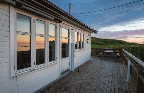 Vestvagøy Ski Chalet | Oceanfront Bliss at Eagle Point Lofoten - 4-Star Retreat