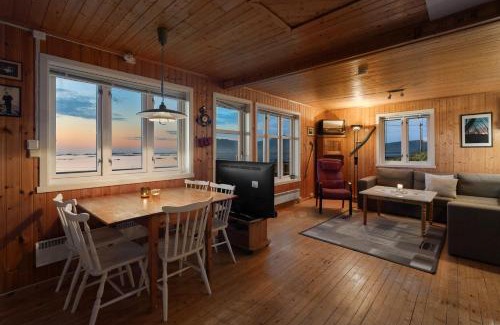 Vestvagøy Ski Chalet | Oceanfront Bliss at Eagle Point Lofoten - 4-Star Retreat