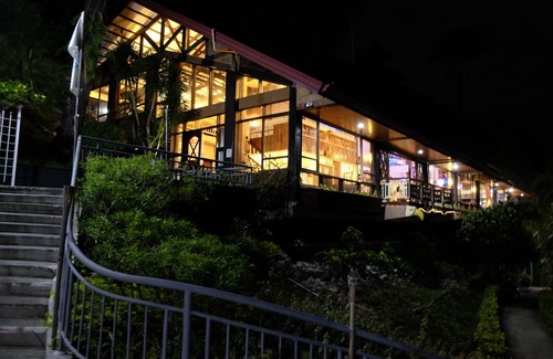 Mabini Hotel | Relax at Eagle Point Resort with Ocean Views & Pool