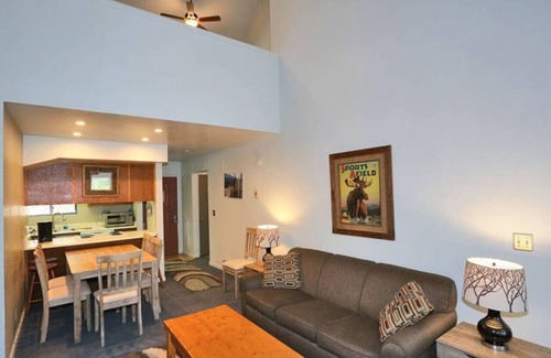 Beaver Condo | Premier Eagle Point Ski Resort Wooded Ridge Condos