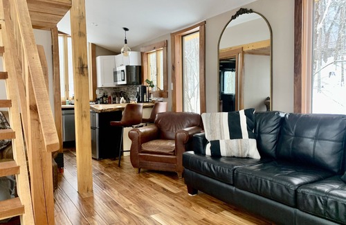 Stockbridge House | Eco-Friendly Eagle Ridge Treehouse with Spa and Hot Tub