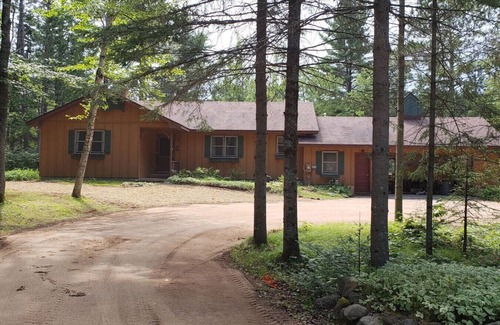 Conover Cottage | Explore Conover River House: Guest Rated 10/10 with Pool
