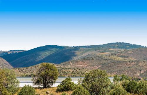 Edwards Apartment | Family-Friendly Eagle River Escape: Nature Awaits You!