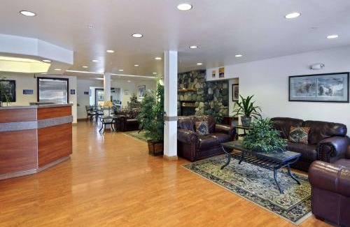 Eagle River Hotel | Comfortable Eagle River Microtel: Pet Friendly & Accessible