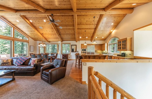Tahoe Pines House | Eagle Rock By Tahoe Getaways - 4BR West Shore w Hot Tub, Pet Friendly