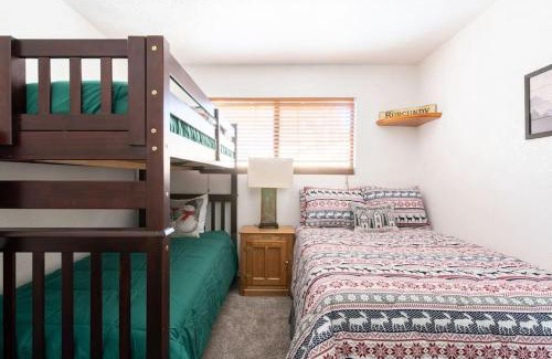 Summit Estates House | Experience Eagle's Chalet with Summit Views & Family Amenities