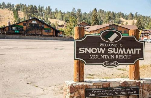 Summit Estates House | Experience Eagle's Chalet with Summit Views & Family Amenities