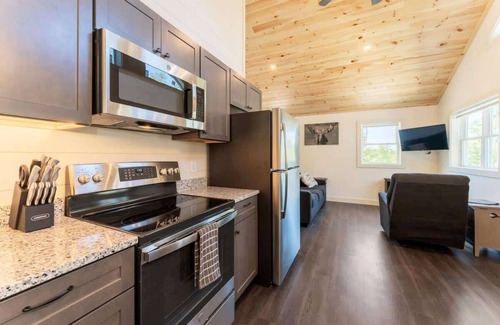 Sullivan House | Eagle's Nest Cabin! S