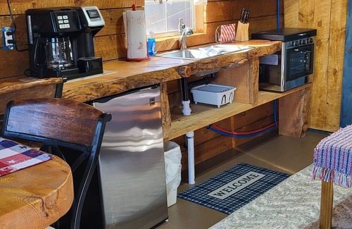 Hot Springs Cabin | Experience Eagle's Nest Cabin with Hot Tub & Canyon Views