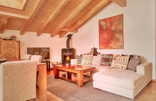 Grindelwald Apartment | Experience Eagle's Nest: Kid-Friendly Retreat with Kitchen