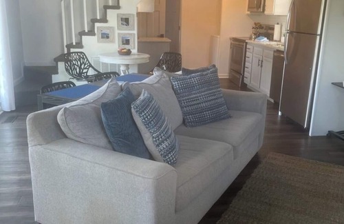 Baxter Cabin | Discover Eagle's Nest Cottage: Lake View & Private Path