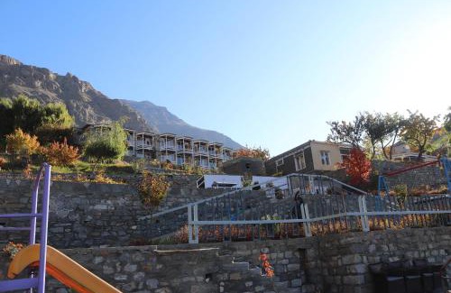 Karimabad Hotel | Eagle's Nest Hotel