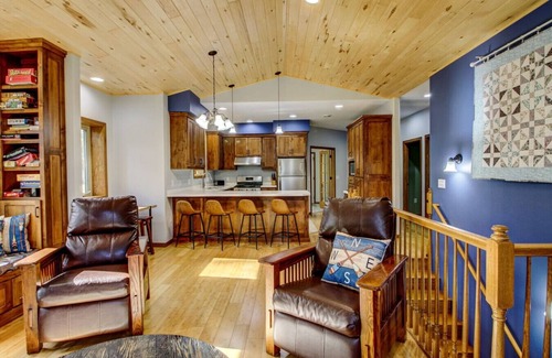 Brainerd Cabin | Eagle's Nest - Main House/Guest House
