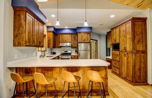 Brainerd Cabin | Eagle's Nest - Main House/Guest House