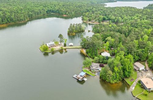Pleasure Point House | Relax at Eagle's Nest on Lake Martin with Family & Pets