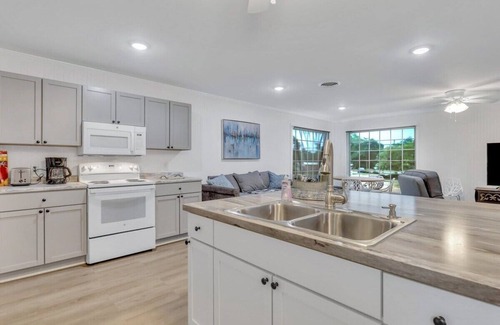 Statesboro Apartment | Discover Eagle's Nest: Downtown Loft with Family Amenities