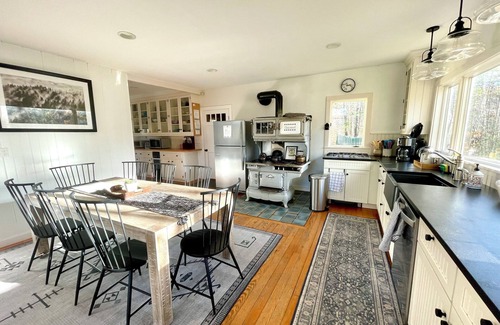 North Conway House | Mountain Retreat: Eagle's View with Hot Tub & Pool Access