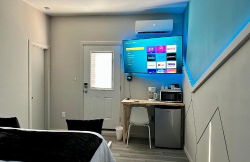 Eagle Pass Apartment | Budget-Friendly Eagle Stay Dainty Studio for Families