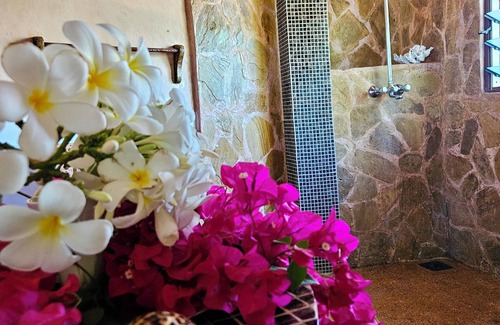 Shimoni House | Elegant Eagle Suite with Indian Ocean View & Pool Access