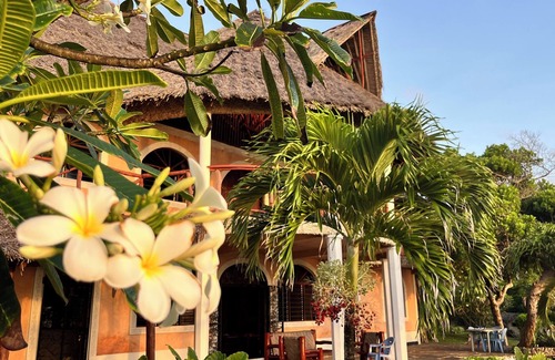 Shimoni House | Elegant Eagle Suite with Indian Ocean View & Pool Access