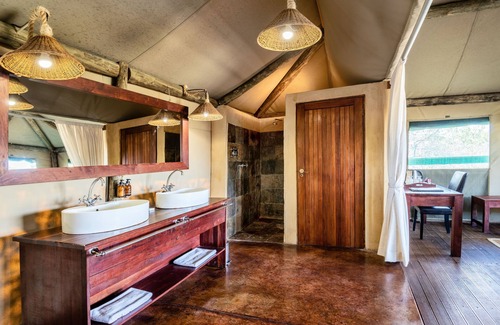 Okaukuejo Cabin | Relaxing Eagle Tented Lodge & Spa Near Etosha National Park