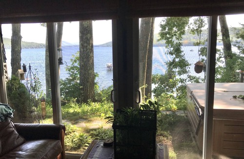 Meredith Cottage | Relaxing Eagle Watch Lakefront Cottage with Beach Access