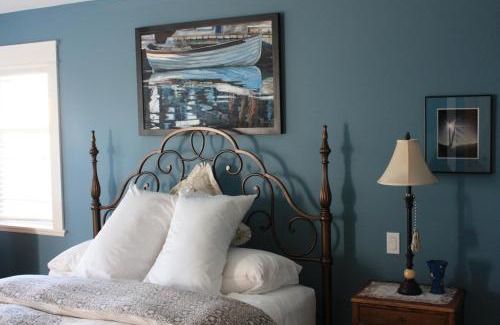 North Cowichan House | Oceanfront Bliss at Eaglenest Manor Cowichan