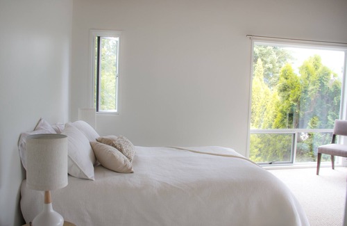 Blind Bay House | Eagles Bliss: Relax by the Bay with Spa and Ocean Views