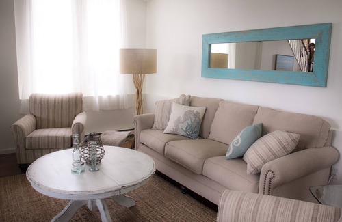 Blind Bay House | Eagles Bliss: Relax by the Bay with Spa and Ocean Views