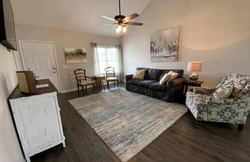 Statesboro House | Experience Eagles Nest: 4BR Retreat with Family-Friendly Amenities