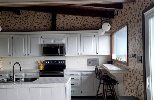 Fackler House | Scenic Eagles Nest: Breathtaking Mountain & River Views