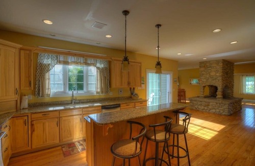 West Mystic House | Unforgettable Eagles Nest at Mystic Manor with Ocean Views