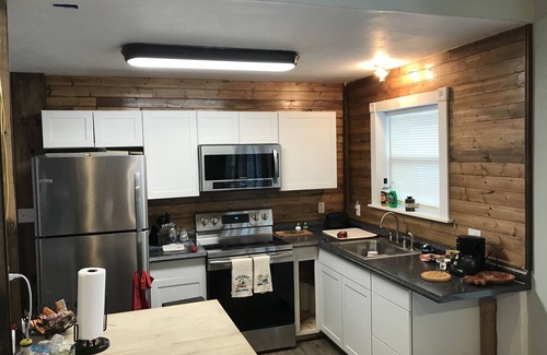 Hemphill Cabin | Relaxing Eagles Nest at Six Mile with Lake Views & Pool